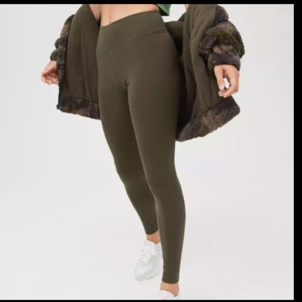 Aerie olive green chill play move 7/8 leggings